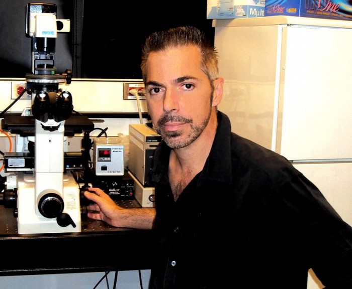 Учёный Роберт Ланза