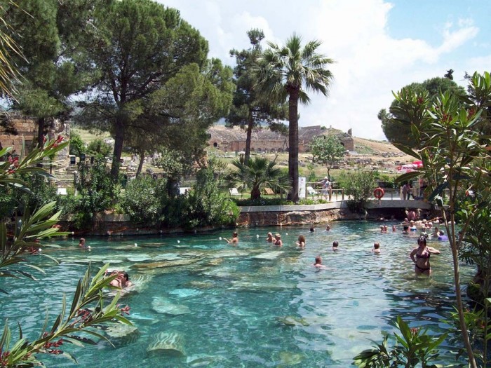 Бассейн Клеопатры в Памуккале, Турция