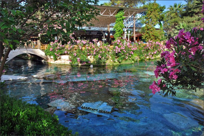 Бассейн Клеопатры в Памуккале, Турция