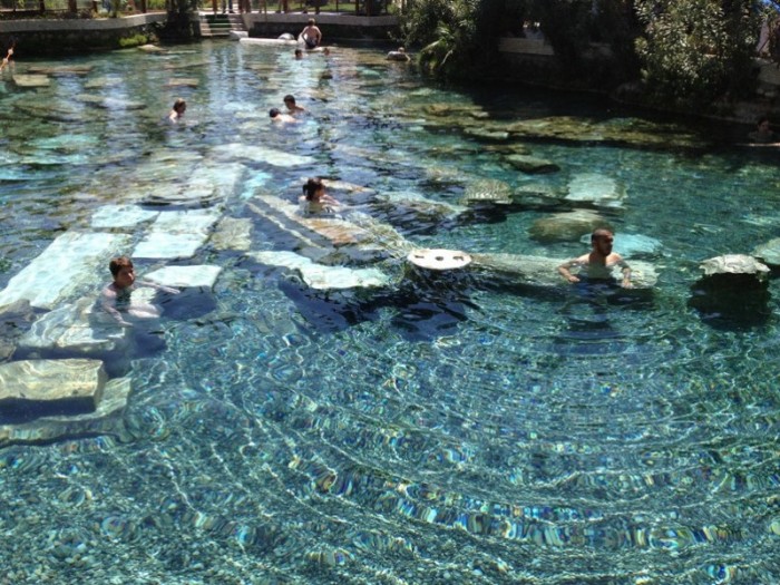 Бассейн Клеопатры в Памуккале, Турция