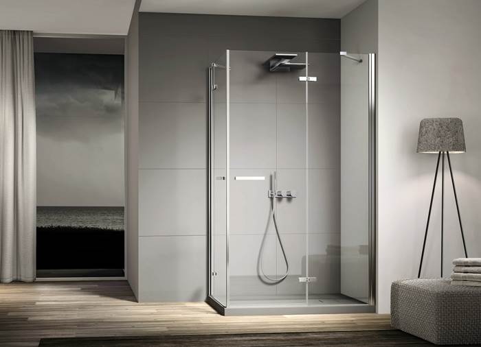 душ из стекла