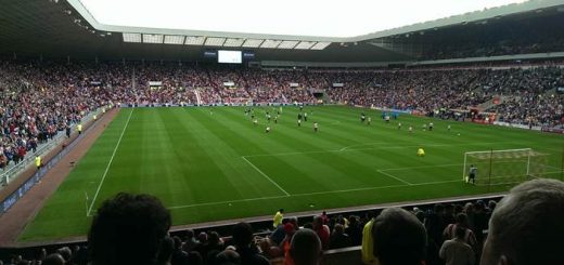 Футбольный стадион